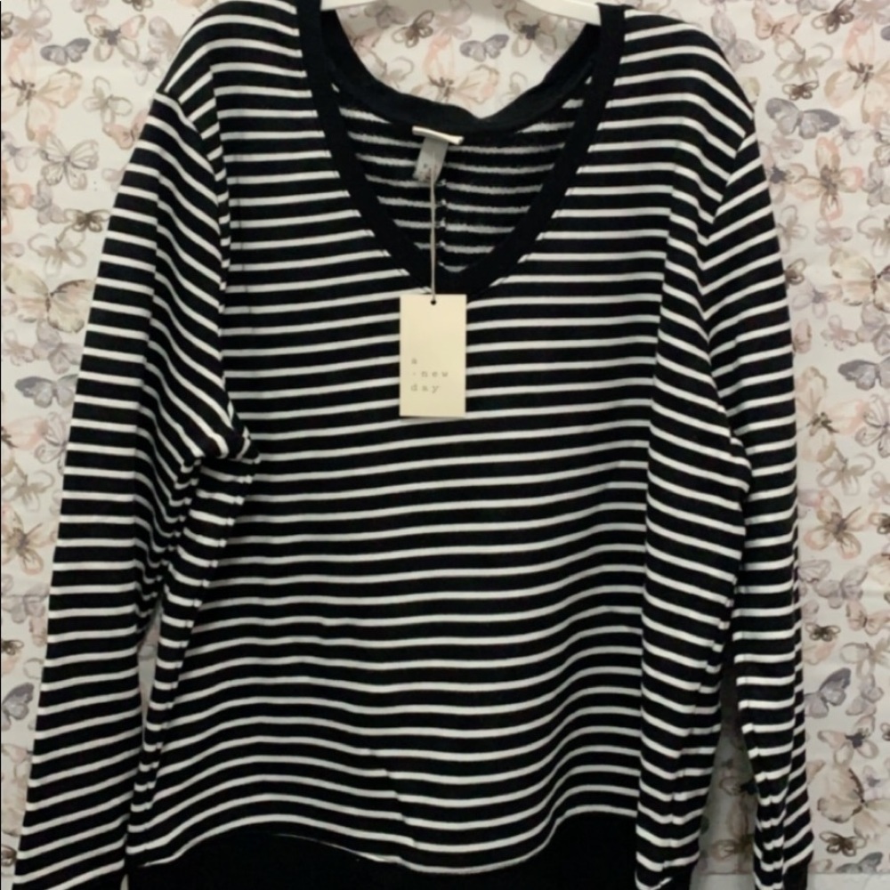 Women’s Light sweater